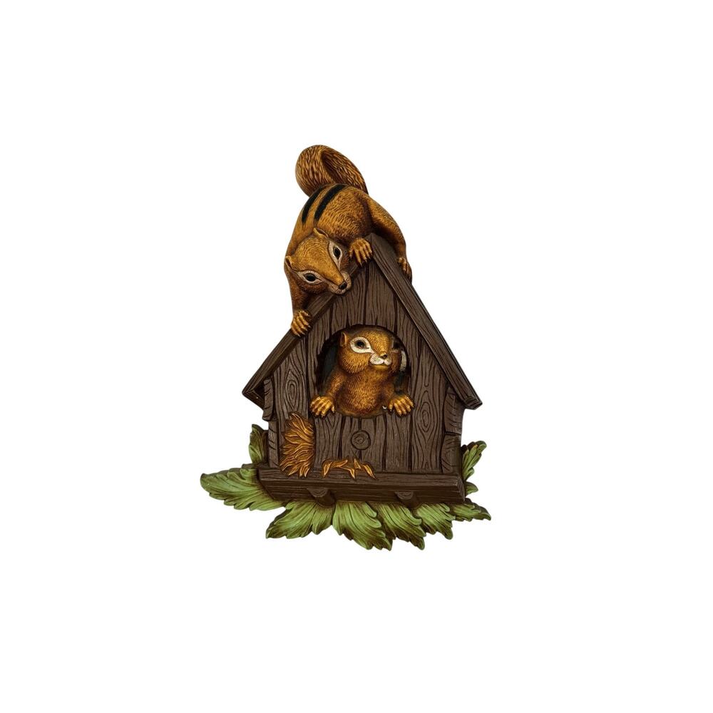 Vintage 1977 Syroco Homco Squirrels Chipmunks In Birdhouse Wall Hanging Plaque